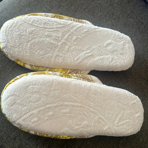 (𝐒𝐎𝐋𝐃)🥂𝐇𝐏!🥂Versace MEDUSA AMPLIFIED PRINT Slippers NWT - Picture 7 of 14